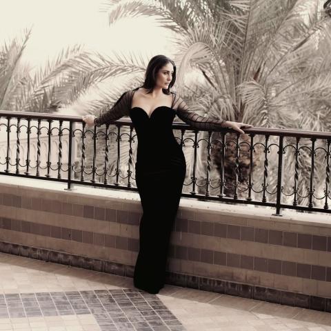 إطلالة كارينا كابور في دبي: فستان راهول ميشرا بوحي الفراشة