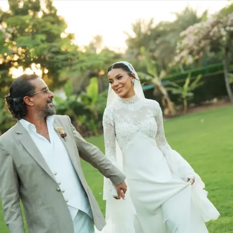 فستان زفاف هايدي خالد من الدانتيل بطابع أنثوي من تصميم Dolly K Designs - الصورة من تصوير : M A N G A W Y O W E S