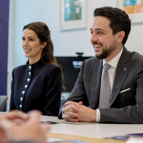 الأميرة رجوة بطقم كلاسيكي من Khaite وحذاء ألكسندر ماكوين في لندن