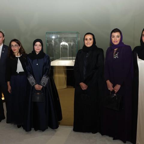 الشيخة المياسة تحتفي بتاج عائشة العطية وشوميه