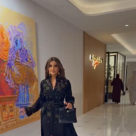 شذى حسون بقفطان أسود مطرز من تصميم سلمى بنعمر