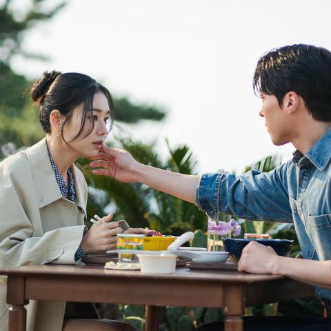 مسلسل قبلة الديناميت - Dynamite Kiss - مصدر الصورة غوغل