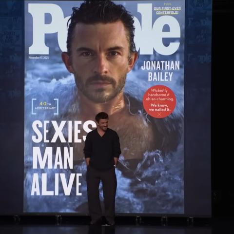 جوناثان بيلي Jonathan Bailey - مصدر من يوتيوب