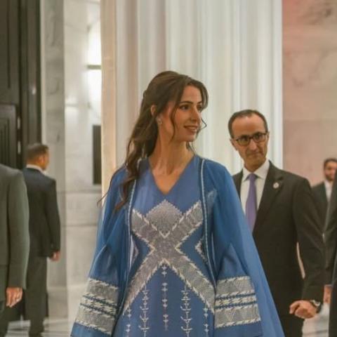 الأميرة رجوة بثوب تقليدي من ايمان الأحمد وحقيبة فالنتينو