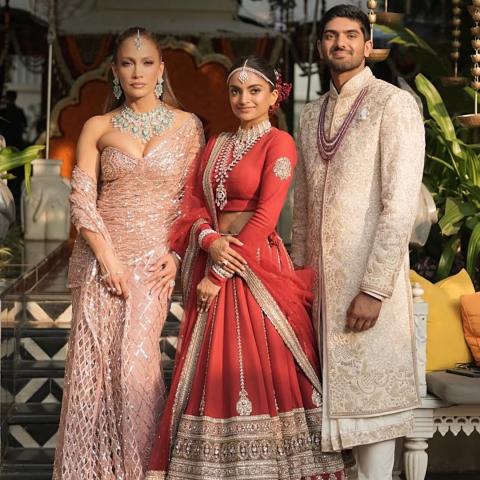 جينيفر لوبيز -  نيترا مانتينا - فامسي غاديراجو