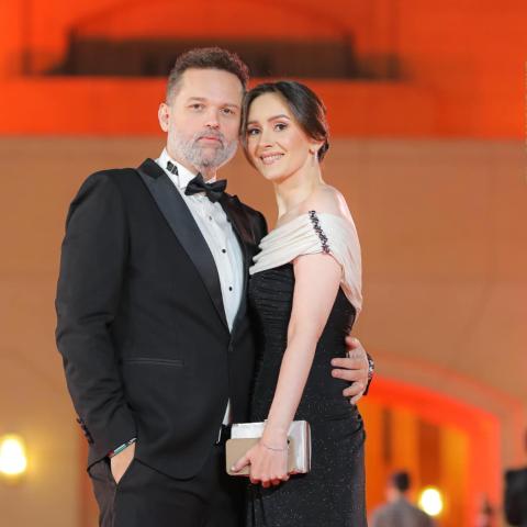 محمد محمود عبد العزيز  وزوجته - صورة من فيسبوك