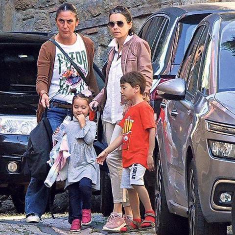 أوزغو نامال Özgü Namal