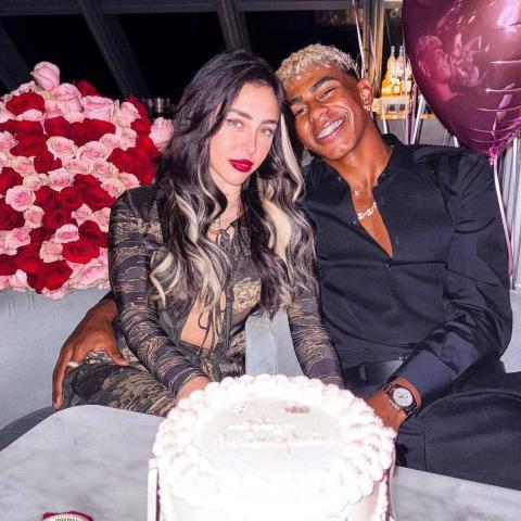 لامين يامال و نيكي نيكول -مصدر من اكس