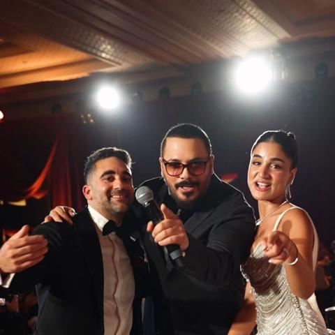 رامي عياش مع العروسين -  صورة معدلة