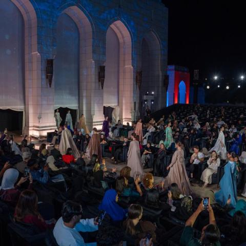 أسبوع الموضة في مسقط منصة تجمع الإبداع العُماني والعالمي