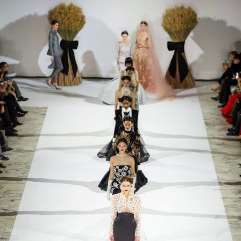 YANINA Couture  ربيع 2026: حكاية غابرييل شانيل والإرث الذاتي - الصورة من انستغرام العلامة