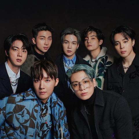 فرقة بي تي إس - إكس