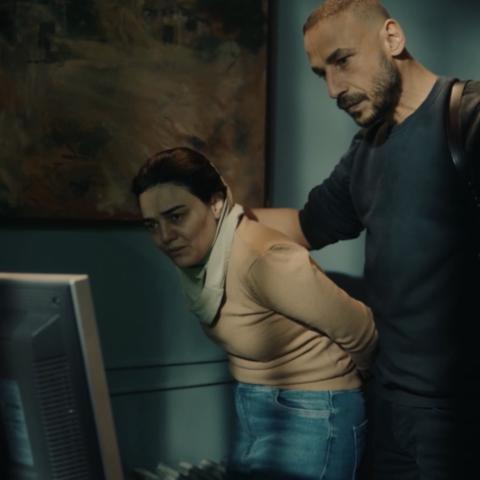 مشهد من مسلسل القيصر