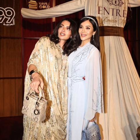 إطلالة لجين عمران الرمضانية بين الأزرق والتطريز الناعم