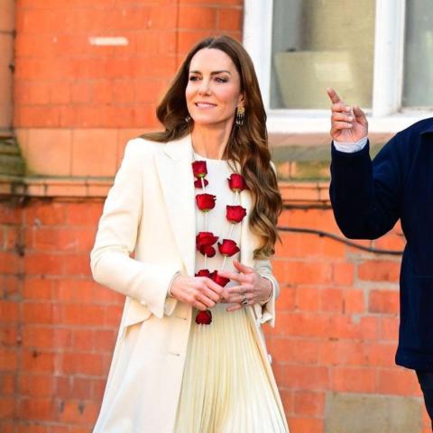 إطلالة تحمل رسالة تفاؤل… الأبيض يزين ظهور كيت ميدلتون
