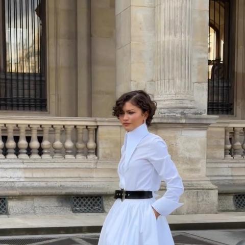 إطلالة زندايا البيضاء تكشف خاتم زواجها للمرة الأولى في باريس