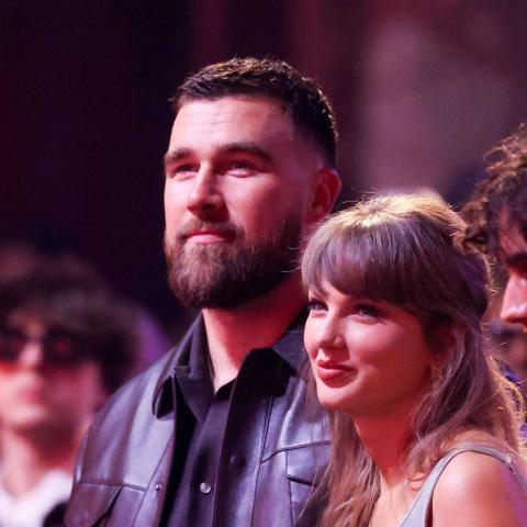 تايلور سويفت وترافيس كيلسي- صورة من أكس