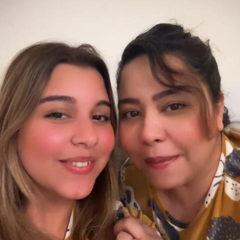 شيرين عبد الوهاب مع  ابنتها هنا بأحدث ظهور