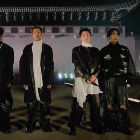 فرقة BTS من حفلها في سيول - صورة معدلة من نتفليكس كوريا