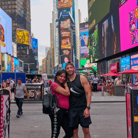 أسماء أبو اليزيد وزوجها