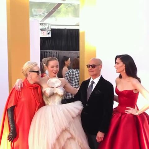 آن هاثاواي وميريل ستريب وغيرهن بإطلالات ساحرة في نيويورك