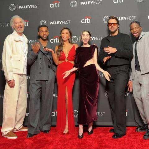 نجوم Emily in Paris يعلنون انتقال الموسم الجديد إلى اليونان