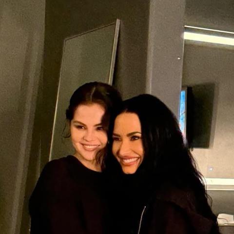 سيلينا غوميز وديمي لوفاتو