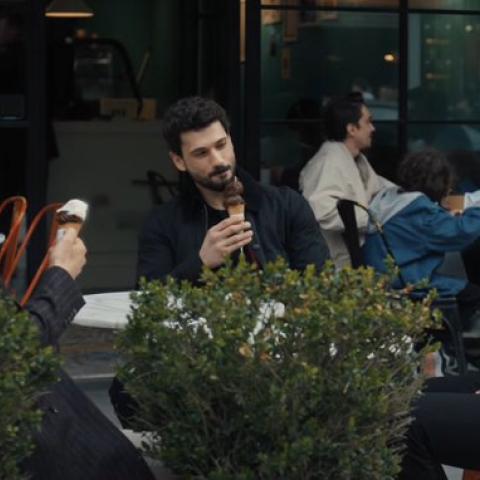 مشهد الآيس كريم في مسلسل بعد تقليل مشاهد العنف