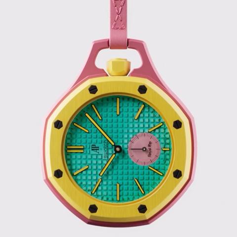 كل ما يجب أن تعرفيه عن تعاون Audemars Piguet و Swatch