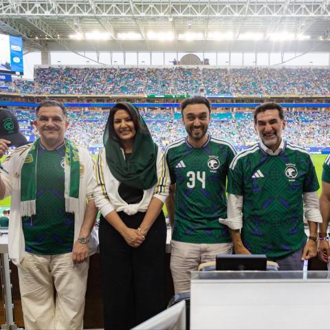 الأميرة ريما بنت بندر و الأمير عبدالعزيز بن تركي الفيصل يدعمان المنتخب السعودي