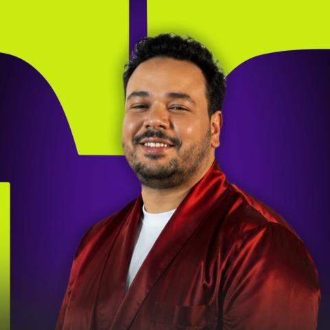 مصطفى غريب يخرج عن المألوف في مسرحية "ليلة عسل"