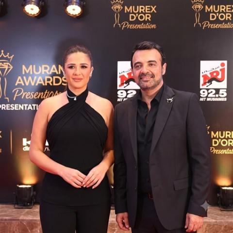 عمرو محمود ياسين وياسمين عبدالعزيز