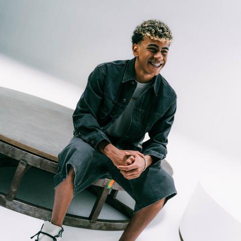 بعد التتويج بالمونديال..لامين يامال نجم حملة American Eagle - الصورة من انستغرام American Eagle