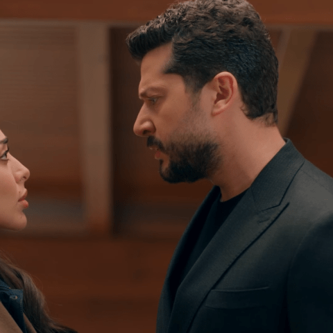 مسلسل حب على ورق الحلقة 44 - مصدر الصورة شاهد