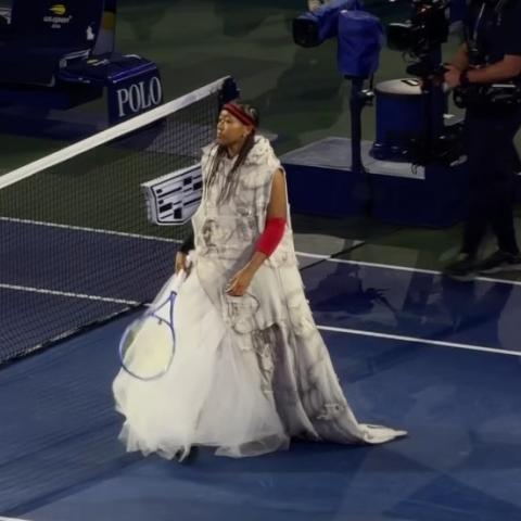نعومي أوساكا تستحضر إرث ألين إيفرسون بإطلالة لافتة في بطولة US Open 2026