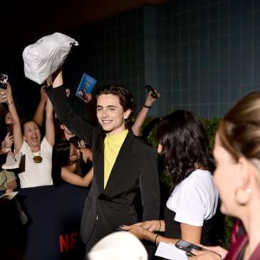 فريق عمل American Horror Story يحتفلون بالحلقة 100 Et بالعربي