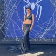 زندايا بإطلالة جلدية مخصصة من لويس فيتون في عرض Spider-Man 