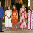 الملكة ليتيزيا وبناتها يتألقن باطلالات صيفية في ماريفنت  - الصورة من موقع Royal Fashion Police