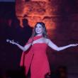 نانسي عجرم بطلالة أنثوية بالأحمر  من نجا سعادة في قرطاج