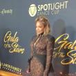 جانيت جاكسون بفستان دانتيل أسود شفاف في Gala of the Stars