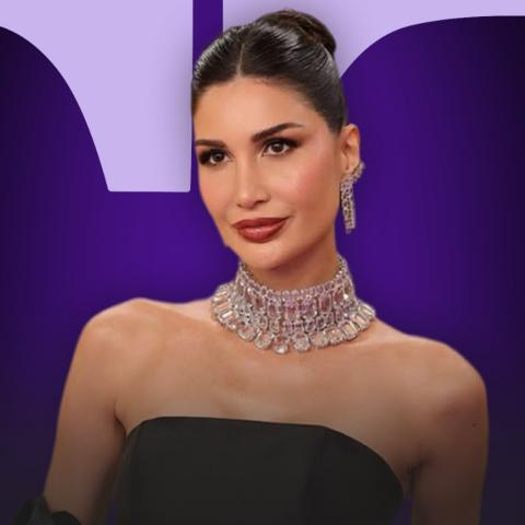 أليس عبد العزيز بعيادة الدكتور محمد مونجي