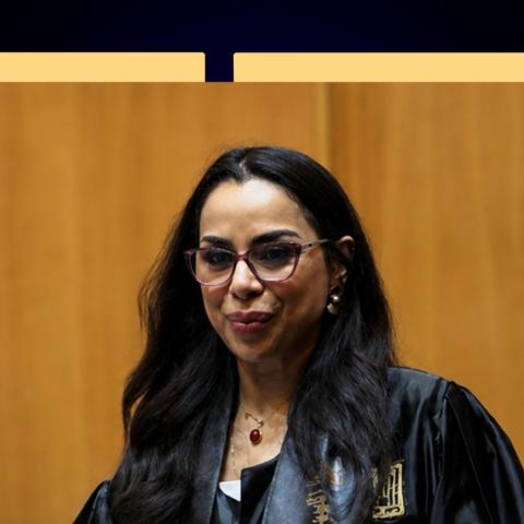 هند البلوشي تحصل على الماجستير بتقدير امتياز