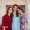 الملكة رانيا العبدالله مع ابنتيها الأميرتين سلمى و إيمان - صورة من انستقرام